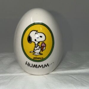 Vtg.  Peanuts Snoopy Ceramic Egg By Aviva Japan